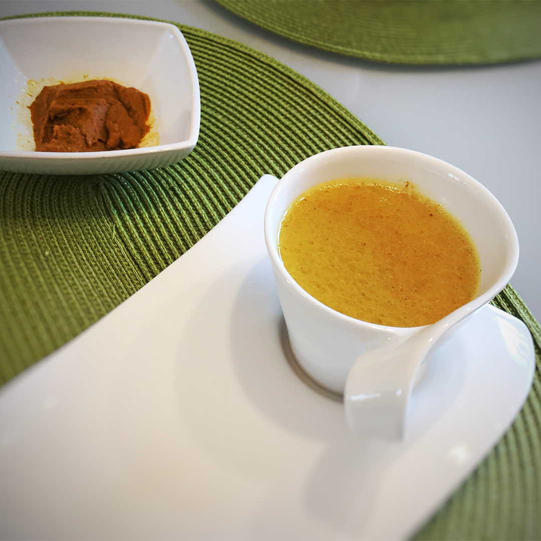 Goldene Milch